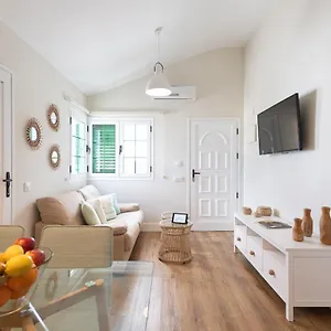 Homeforguest Modern And New Beachfront Appartement